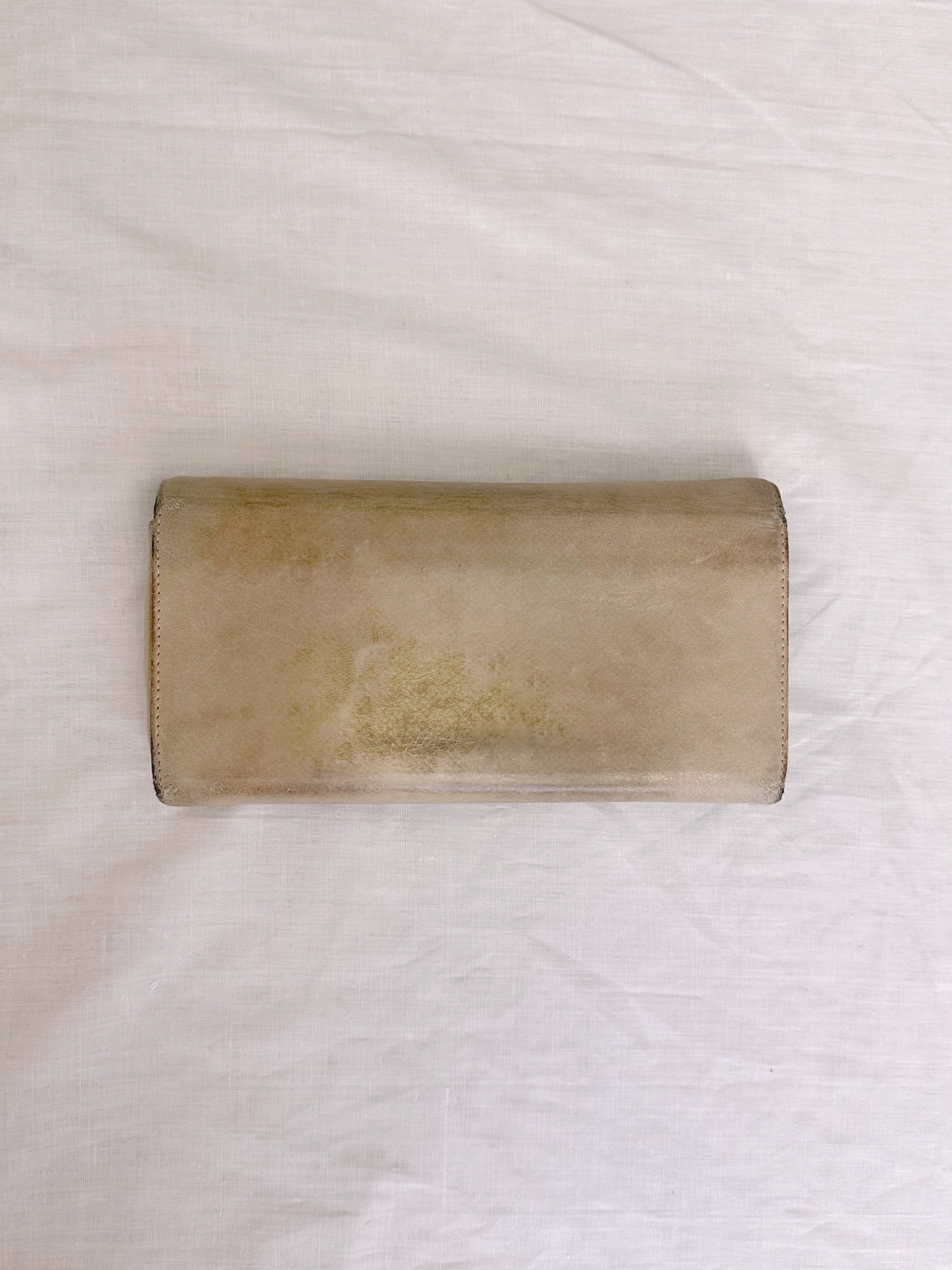 continental wallet in beige