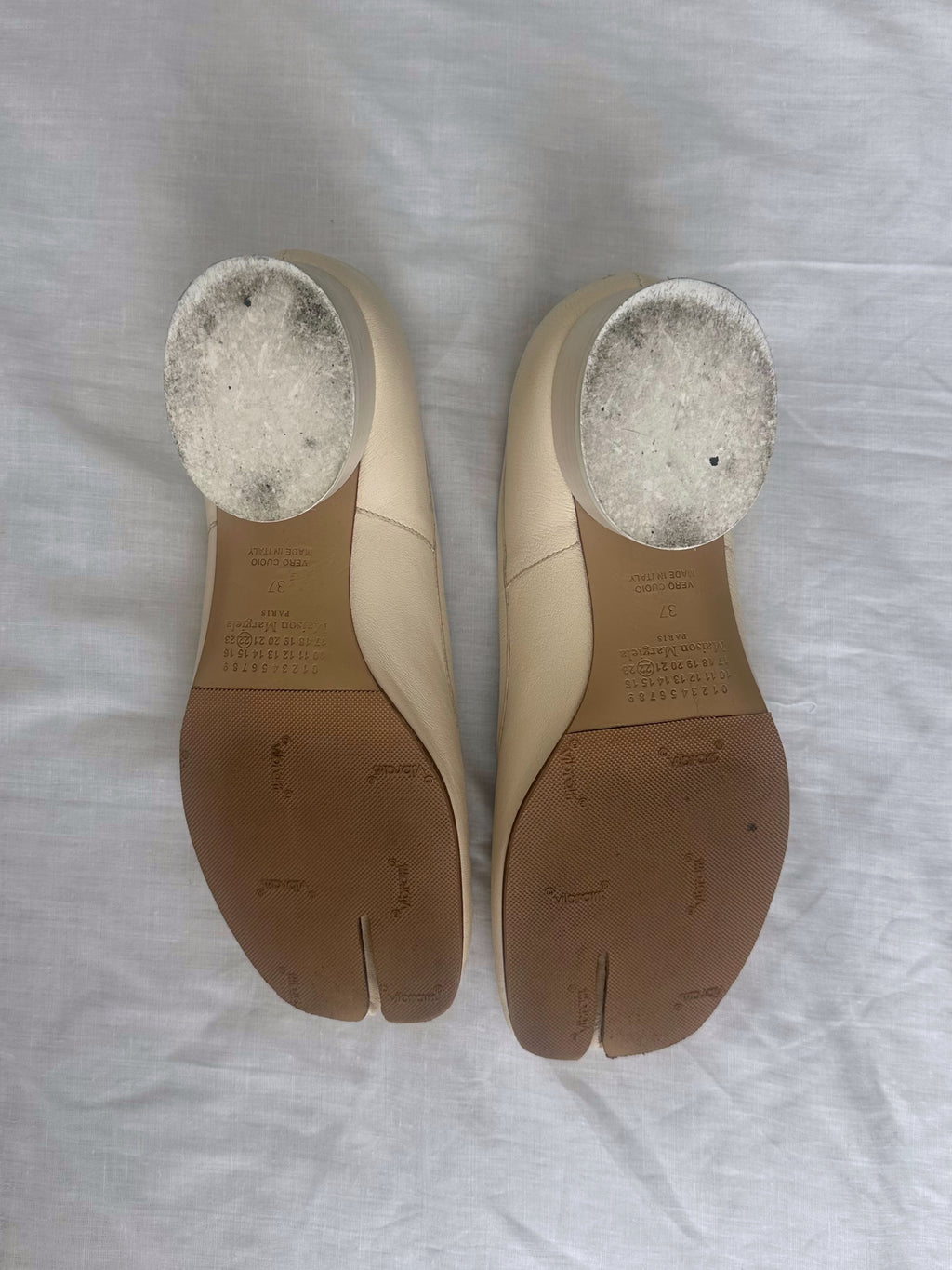 ivory ballerina tabi pumps [EU37]