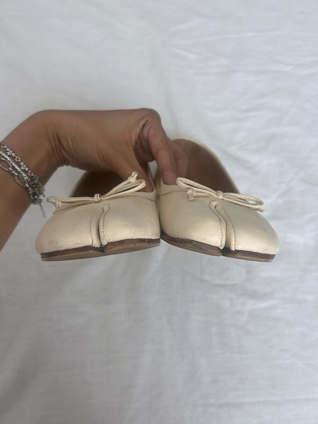 ivory ballerina tabi pumps [EU37]