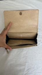 continental wallet in beige